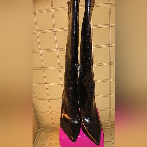 New Alligator Inspired Designer Boots (8/8.5) - Picture 2 of 8